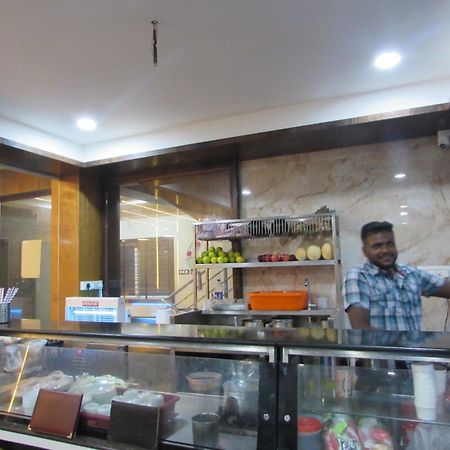 Udupi Regency Hotel Hassan Exterior photo